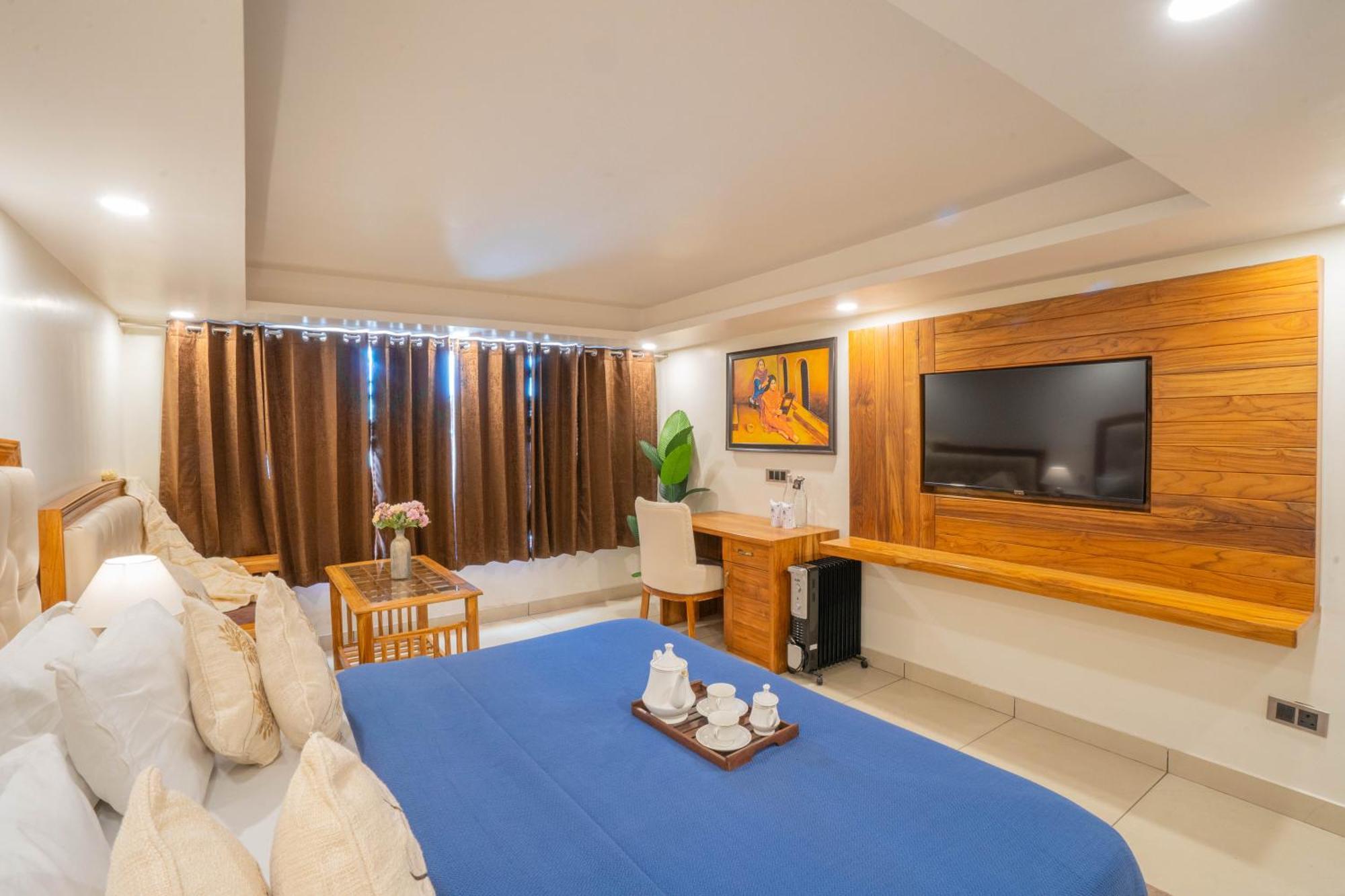 Perfectstayz Mokshada Suites Масурі Екстер'єр фото