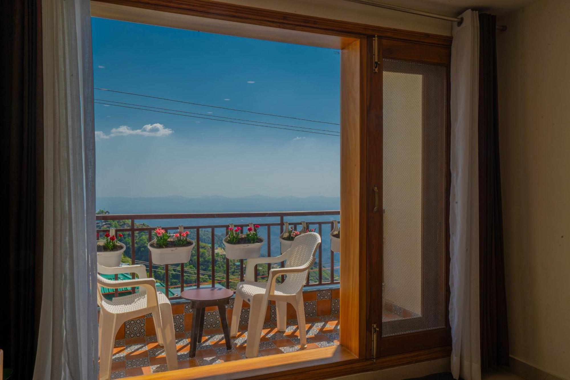 Perfectstayz Mokshada Suites Масурі Екстер'єр фото