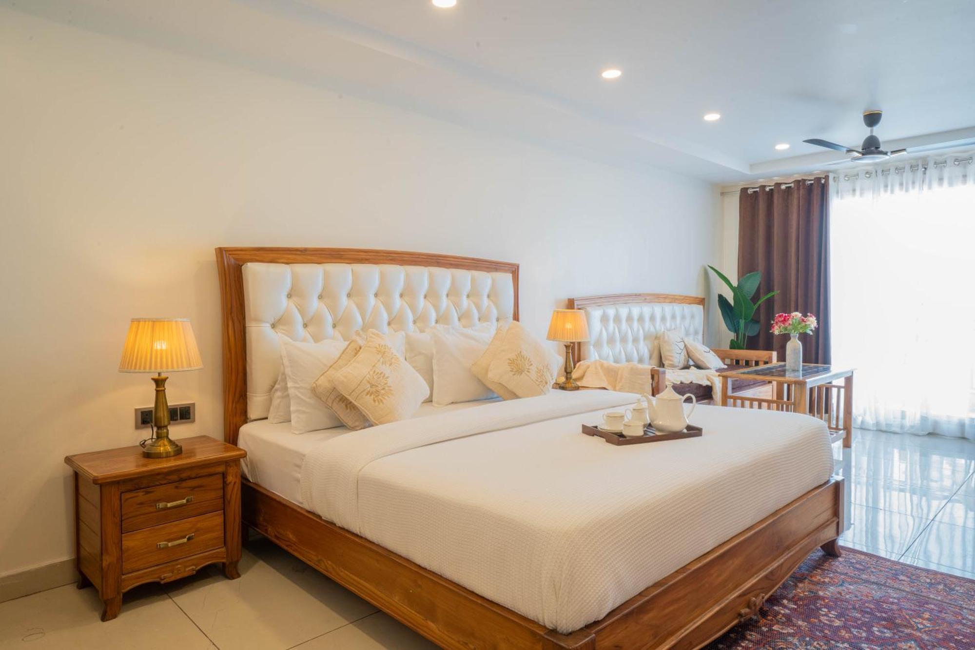 Perfectstayz Mokshada Suites Масурі Екстер'єр фото