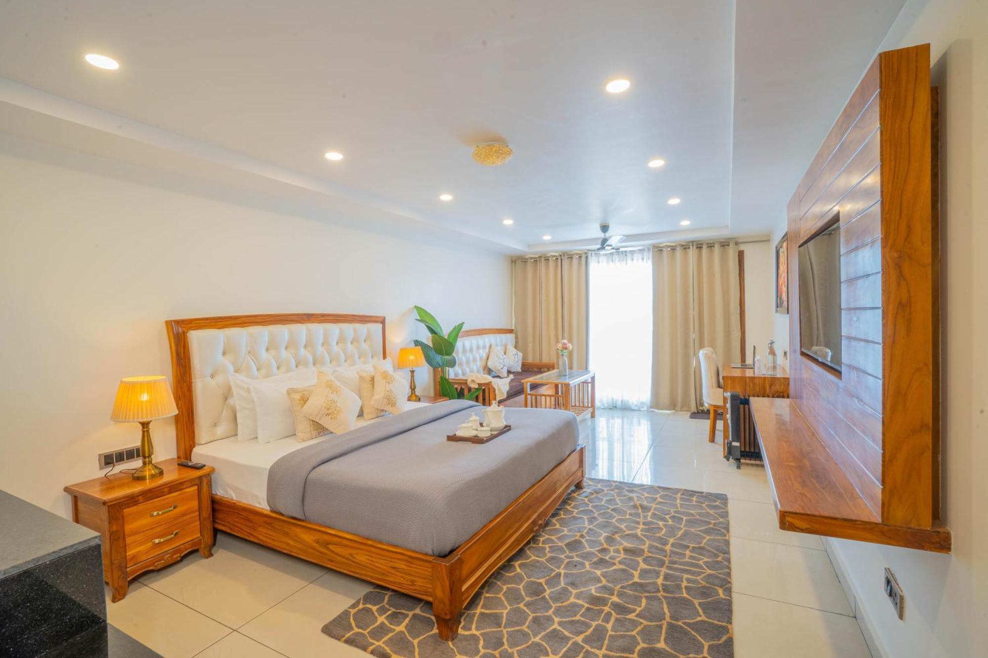 Perfectstayz Mokshada Suites Масурі Екстер'єр фото